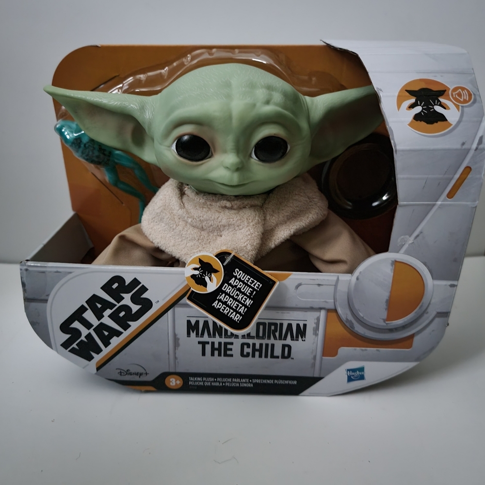Star Wars Mandalorian The Child Grogu Talking Toy